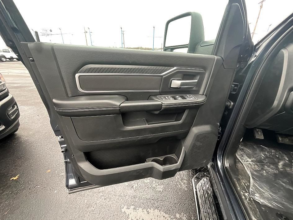 2026 RAM 2500 Big Horn - Photo 11