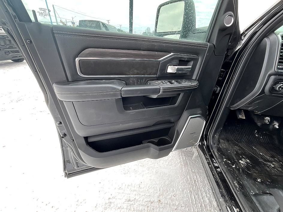 2026 RAM 3500 Chassis Big Horn - Photo 10