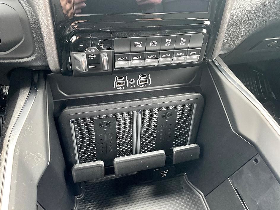 2026 RAM 3500 Chassis Big Horn - Photo 22