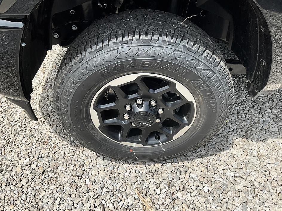2026 RAM 3500 Chassis Big Horn - Photo 9