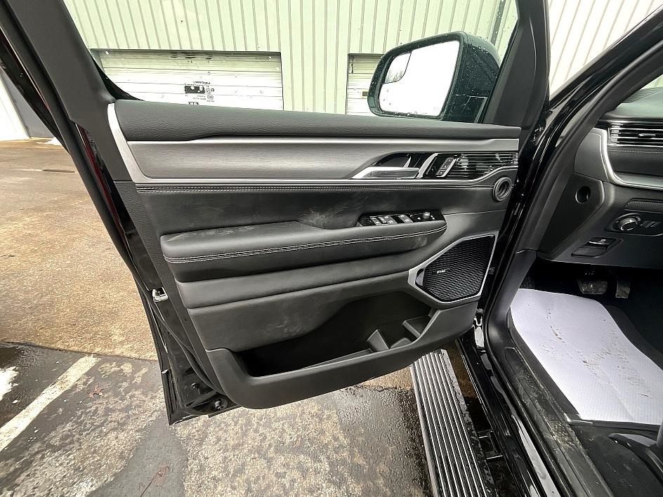 2026 Jeep Grand Wagoneer Limited Reserve - Photo 12
