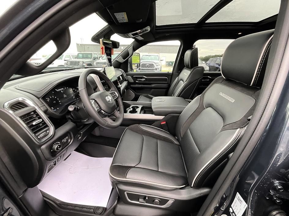 2026 RAM 1500 Laramie - Photo 15