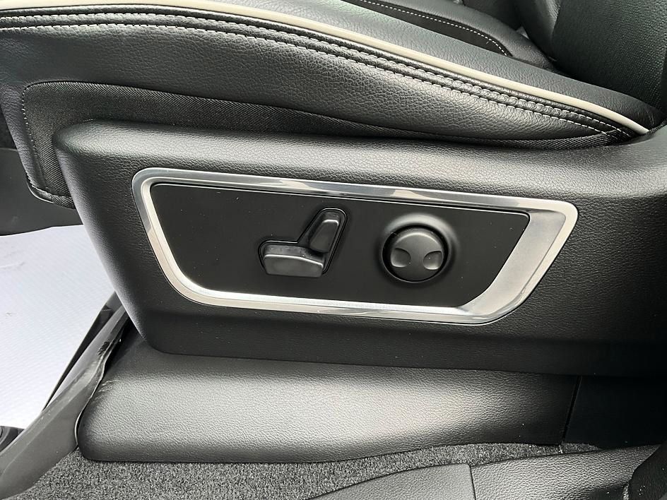 2026 RAM 1500 Laramie - Photo 16