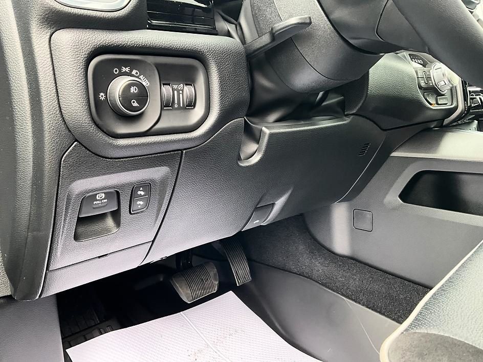 2026 RAM 1500 Laramie - Photo 18