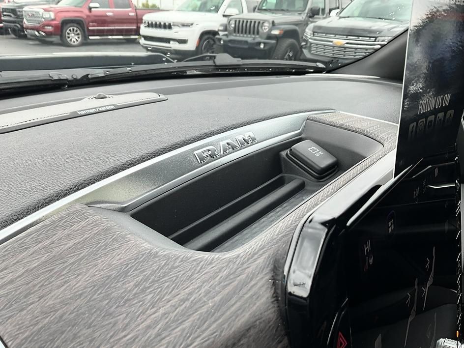 2026 RAM 1500 Laramie - Photo 25