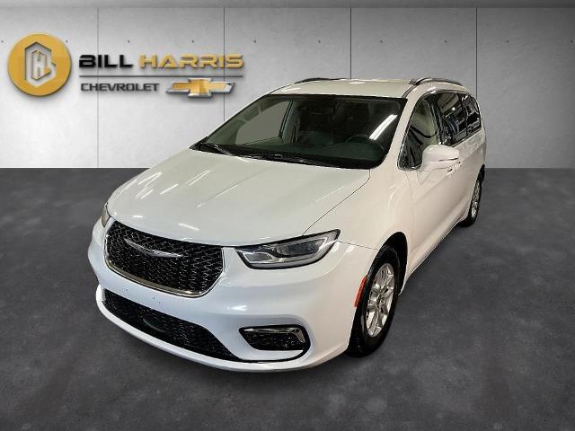 2022 Chrysler Pacifica Touring L's photo