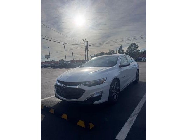 2021 Chevrolet Malibu RS's photo