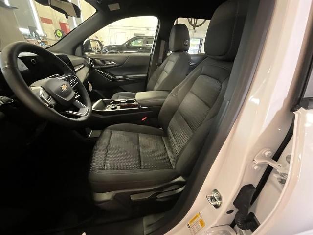2027 Chevrolet Equinox LT - Photo 4