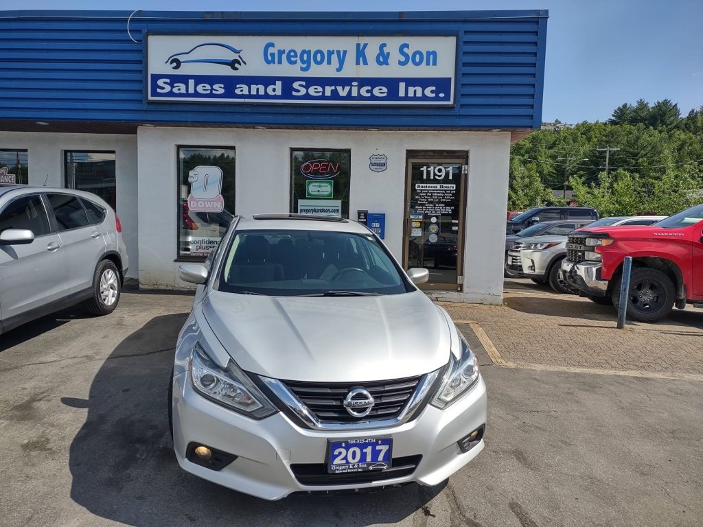 2017 Nissan Altima 2.5 SV (B201) Main Image