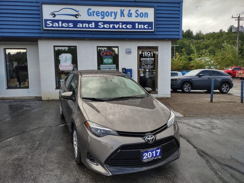 2017 Toyota Corolla LE (B215) Main Image