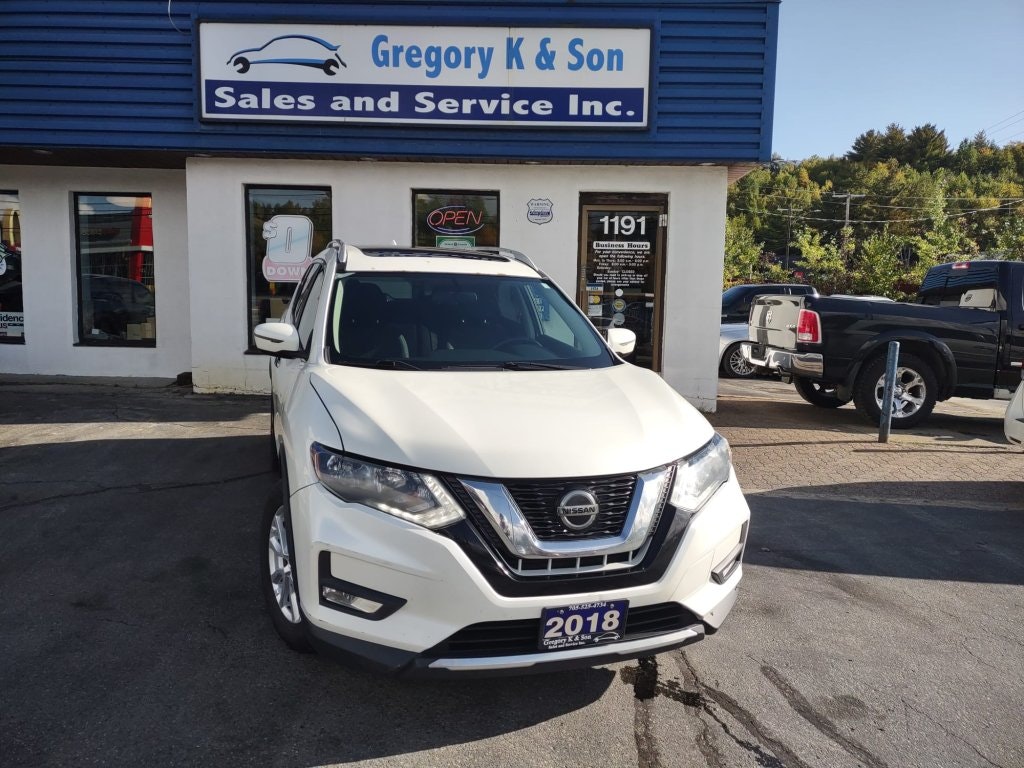 2018 Nissan Rogue SV (B228) Main Image