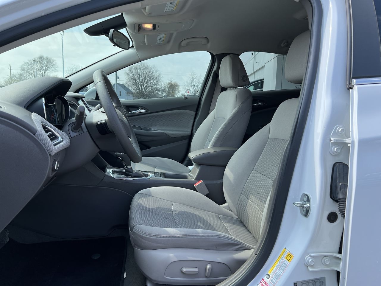 2018 Chevrolet Cruze - P20935 Full Image 11