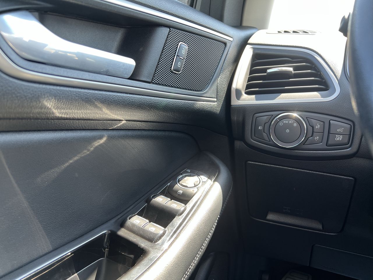 2019 Ford Edge Sel - P21029 Mobile Image 12