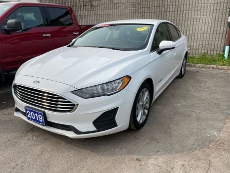 2019 Ford Fusion Hybrid - P21060 Image 1