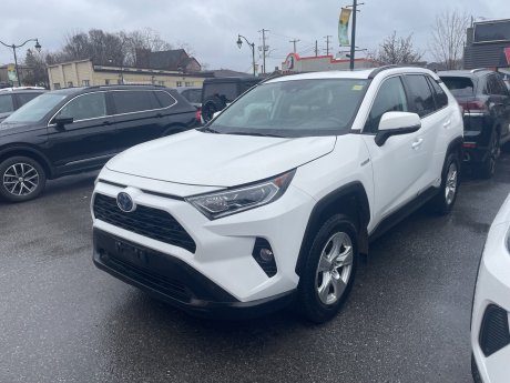 2021 Toyota RAV4 Hybrid XLE | FUEL SAVINGS | VERY RELIABLE 