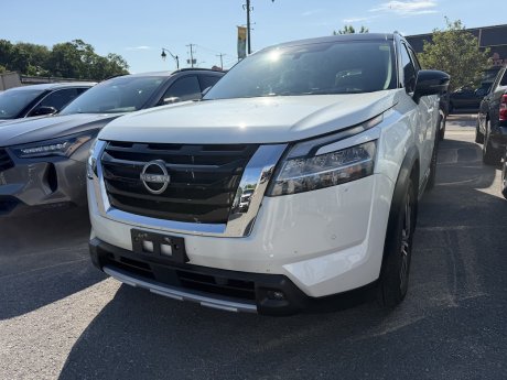 2024 Nissan Pathfinder Platinum 