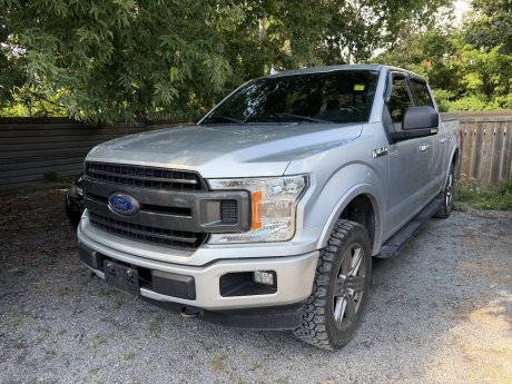 2018 Ford F-150 XLT | 5.0L | UPGRADED TIRES ! | 