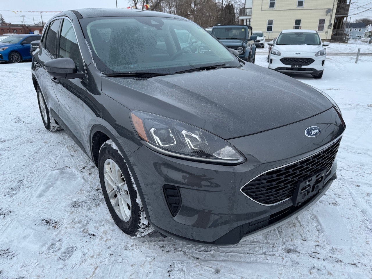 2020 Ford Escape SE (J1618A) Main Image