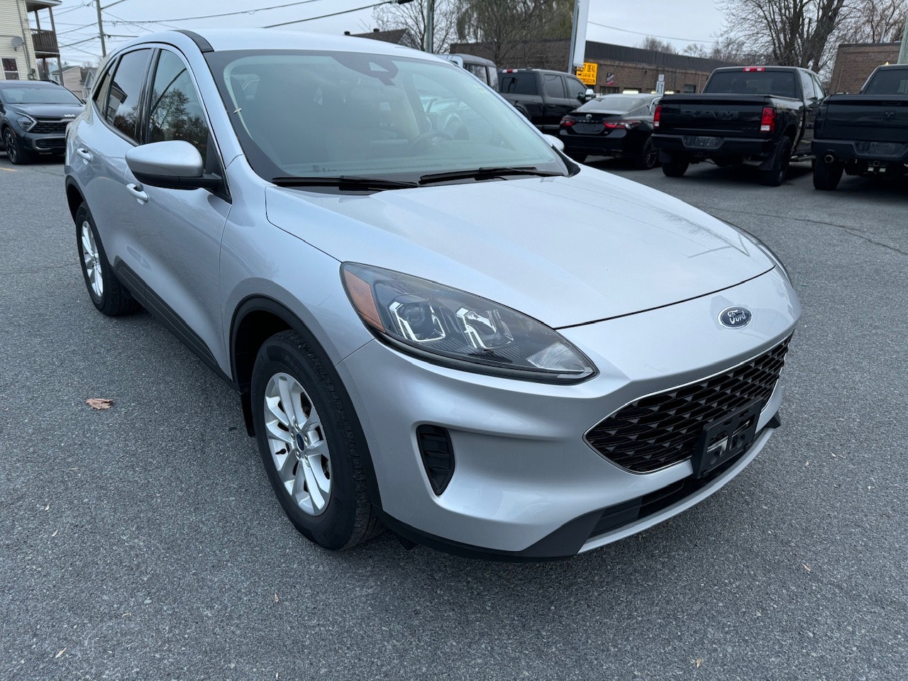 2020 Ford Escape SE (24614A) Main Image