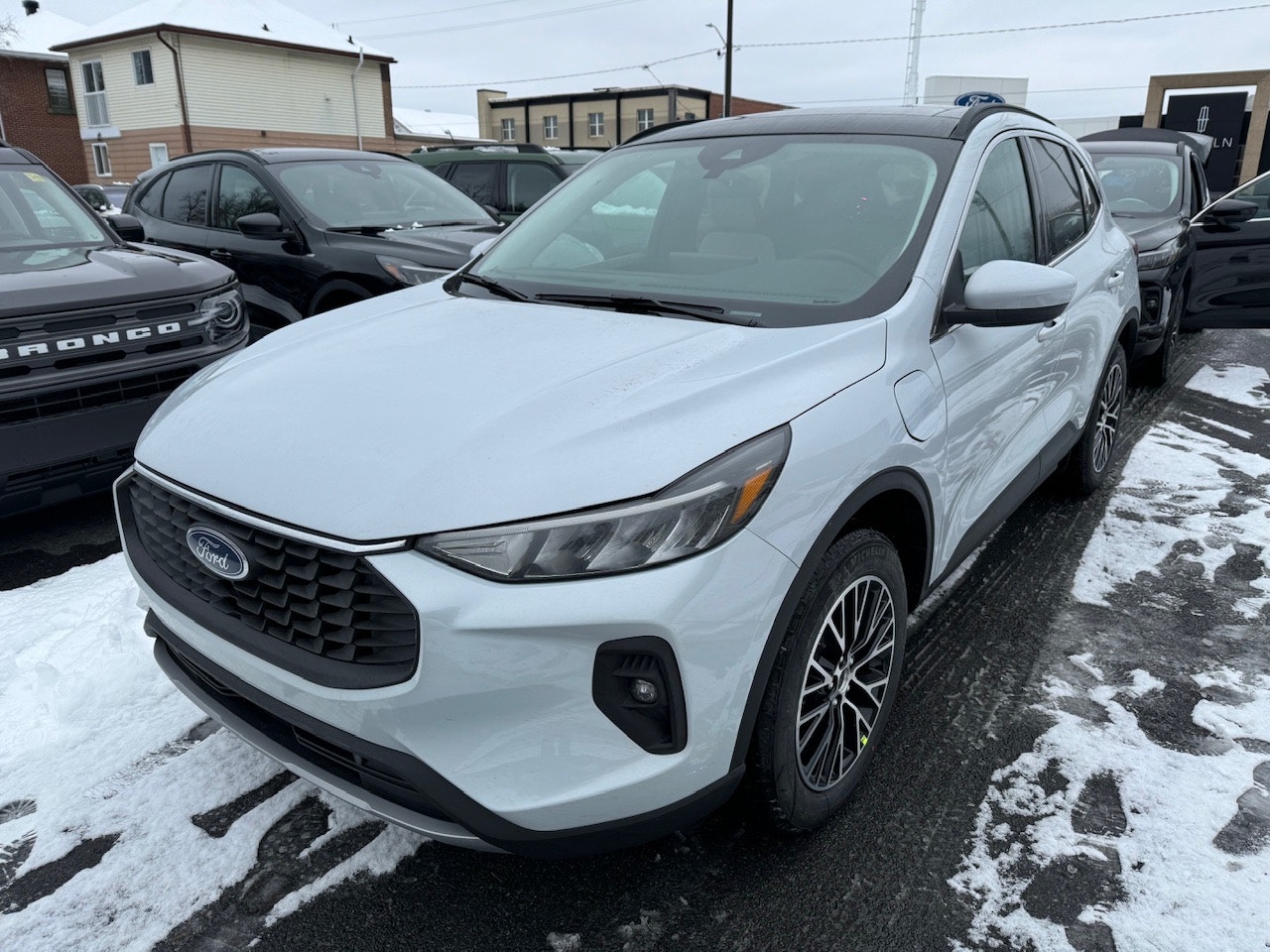 2025 Ford Escape PHEV (25056) Main Image