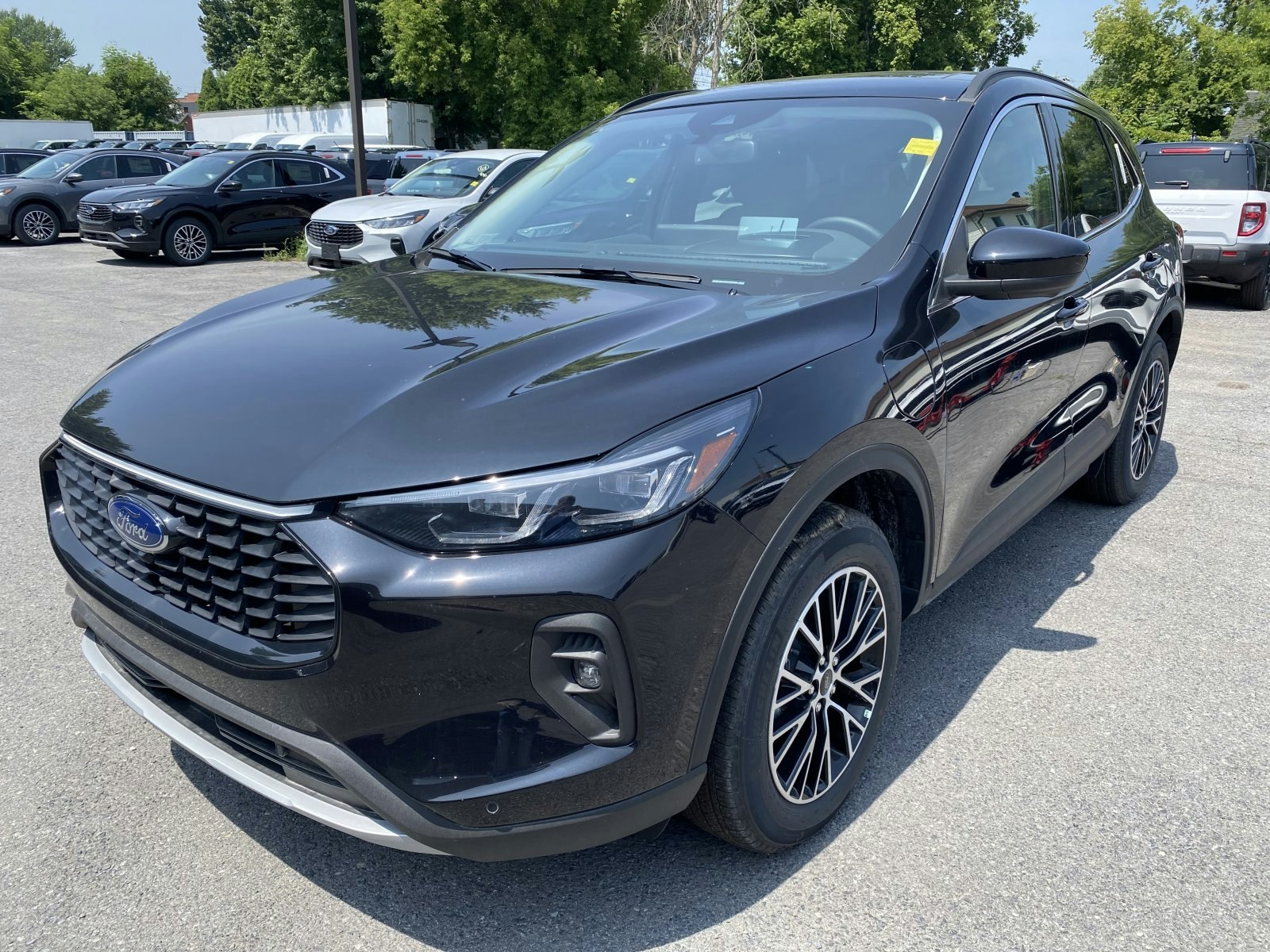 2025 Ford Escape PHEV (25186) Main Image