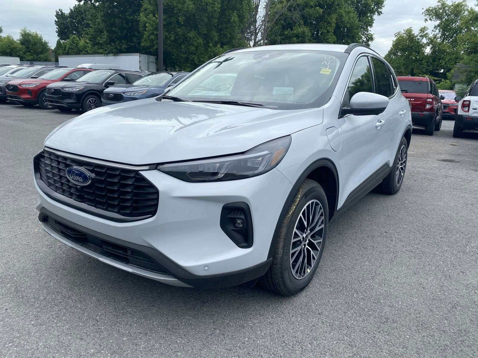 2025 Ford Escape PHEV (25275) Main Image