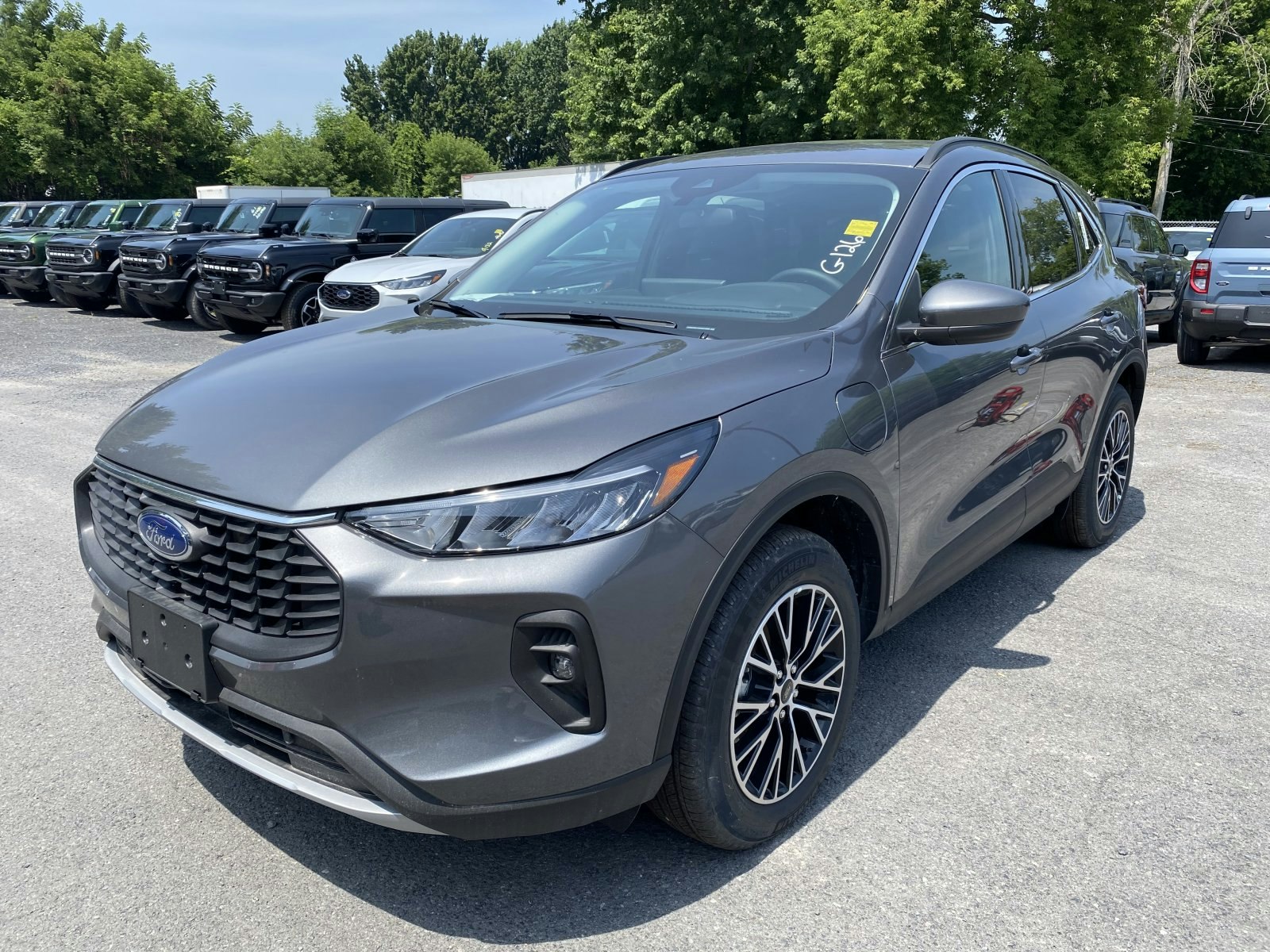 2025 Ford Escape PHEV (25194) Main Image