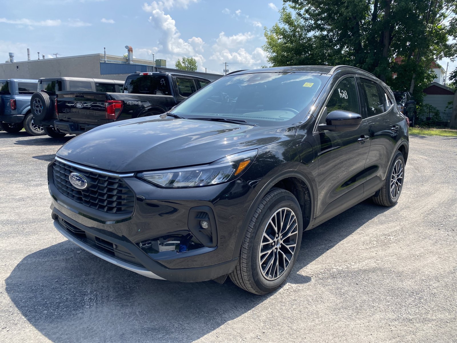 2025 Ford Escape PHEV (25209) Main Image