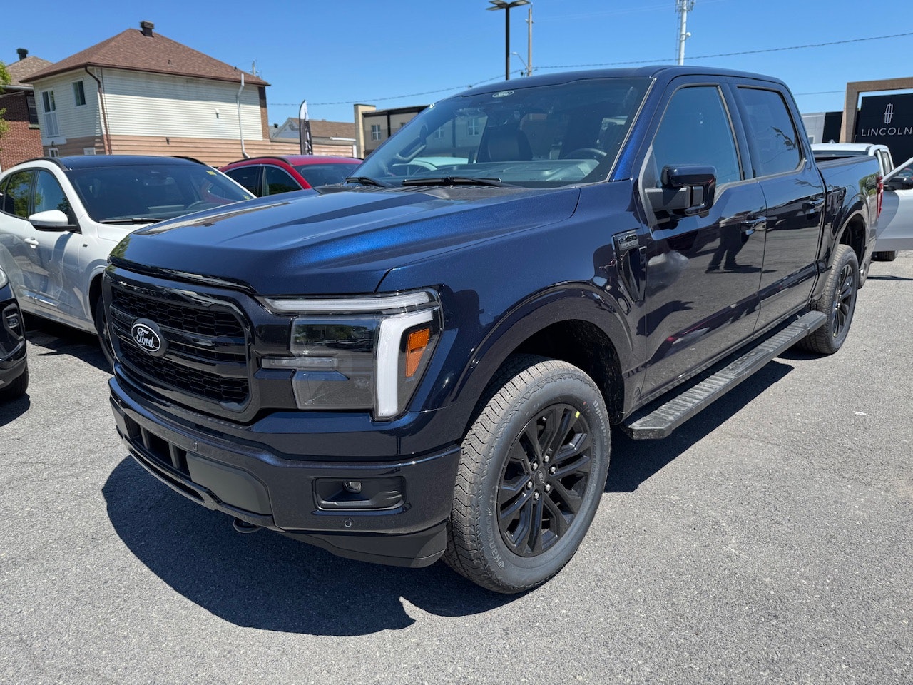 2025 Ford F-150 LARIAT (25421) Main Image