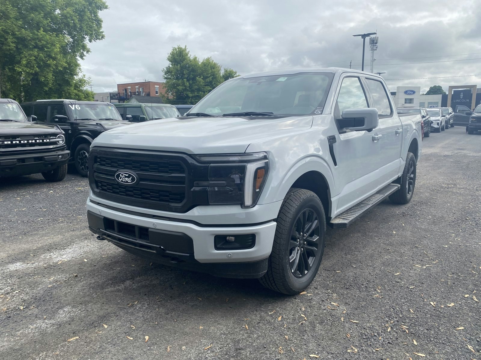 2025 Ford F-150 LARIAT (25373) Main Image