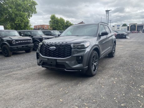 2025 Ford Explorer ST LINE