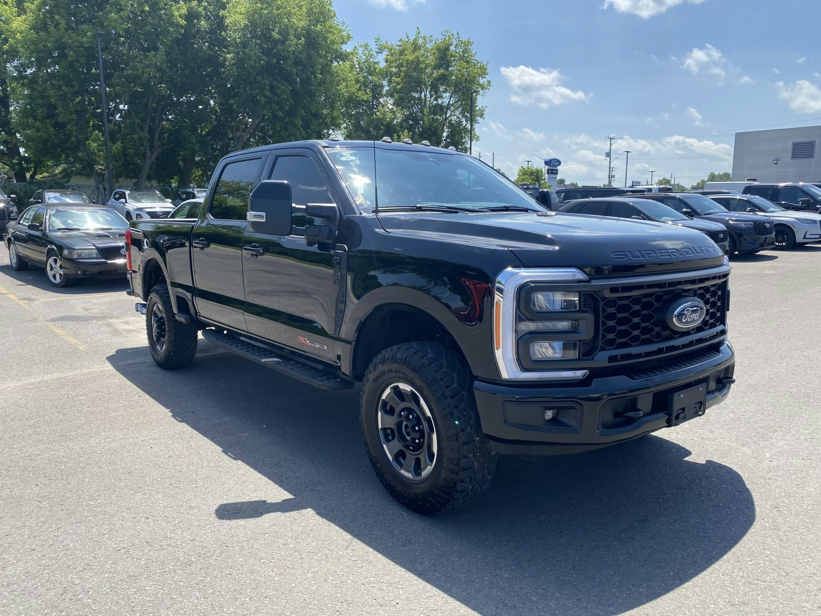 2023 Ford Super Duty F-350 SRW LARIAT (25349A) Main Image