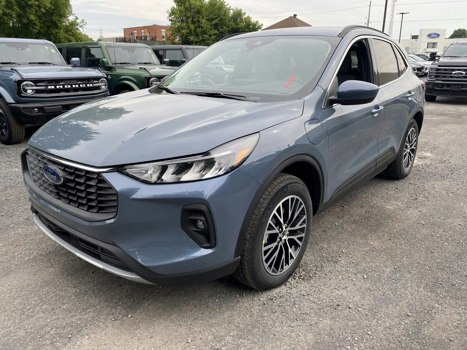 2025 Ford Escape PHEV (25575) Main Image