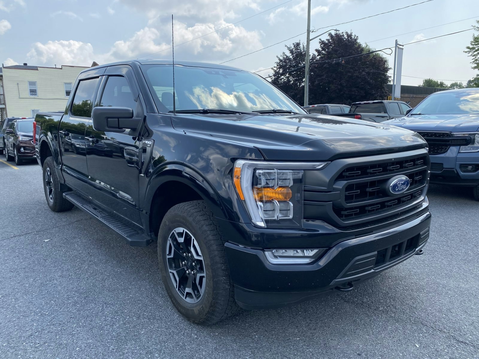 2022 Ford F-150 (25561A) Main Image