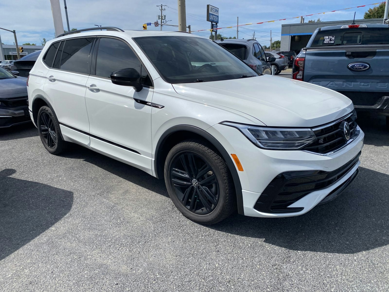 2022 Volkswagen Tiguan Comfortline R-Line Black Edition (25457A) Main Image