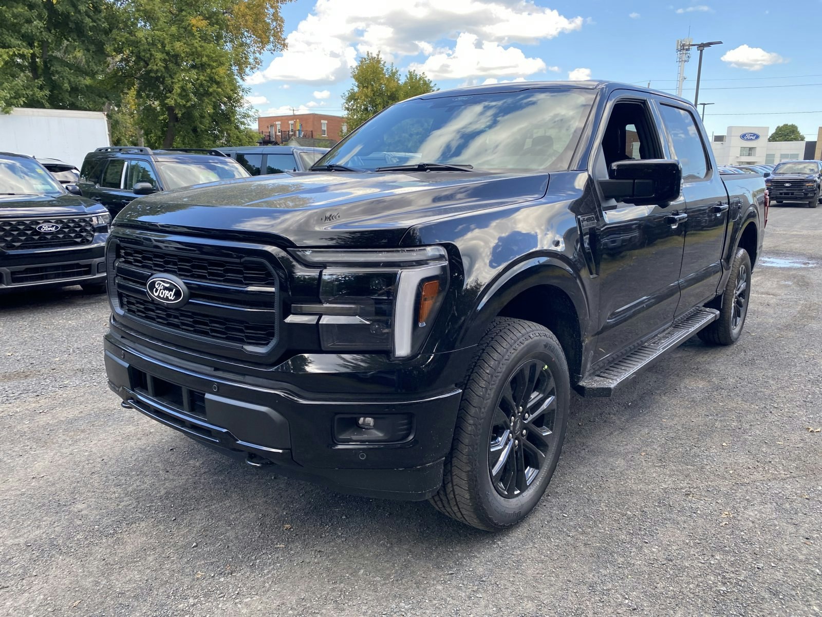 2025 Ford F-150 LARIAT (25651) Main Image