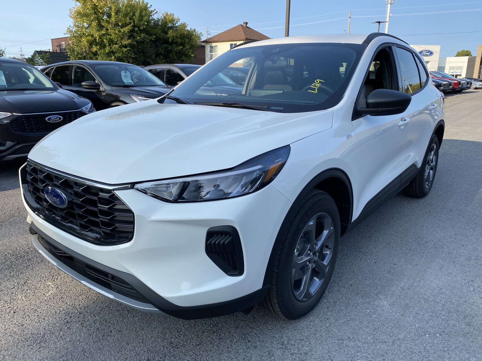 2025 Ford Escape ST LINE (25653) Main Image