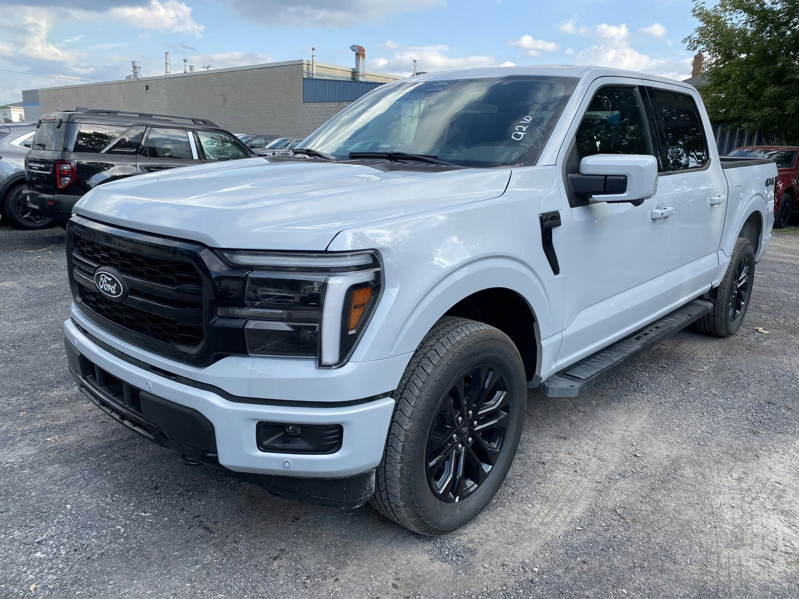 2025 Ford F-150 LARIAT (25682) Main Image