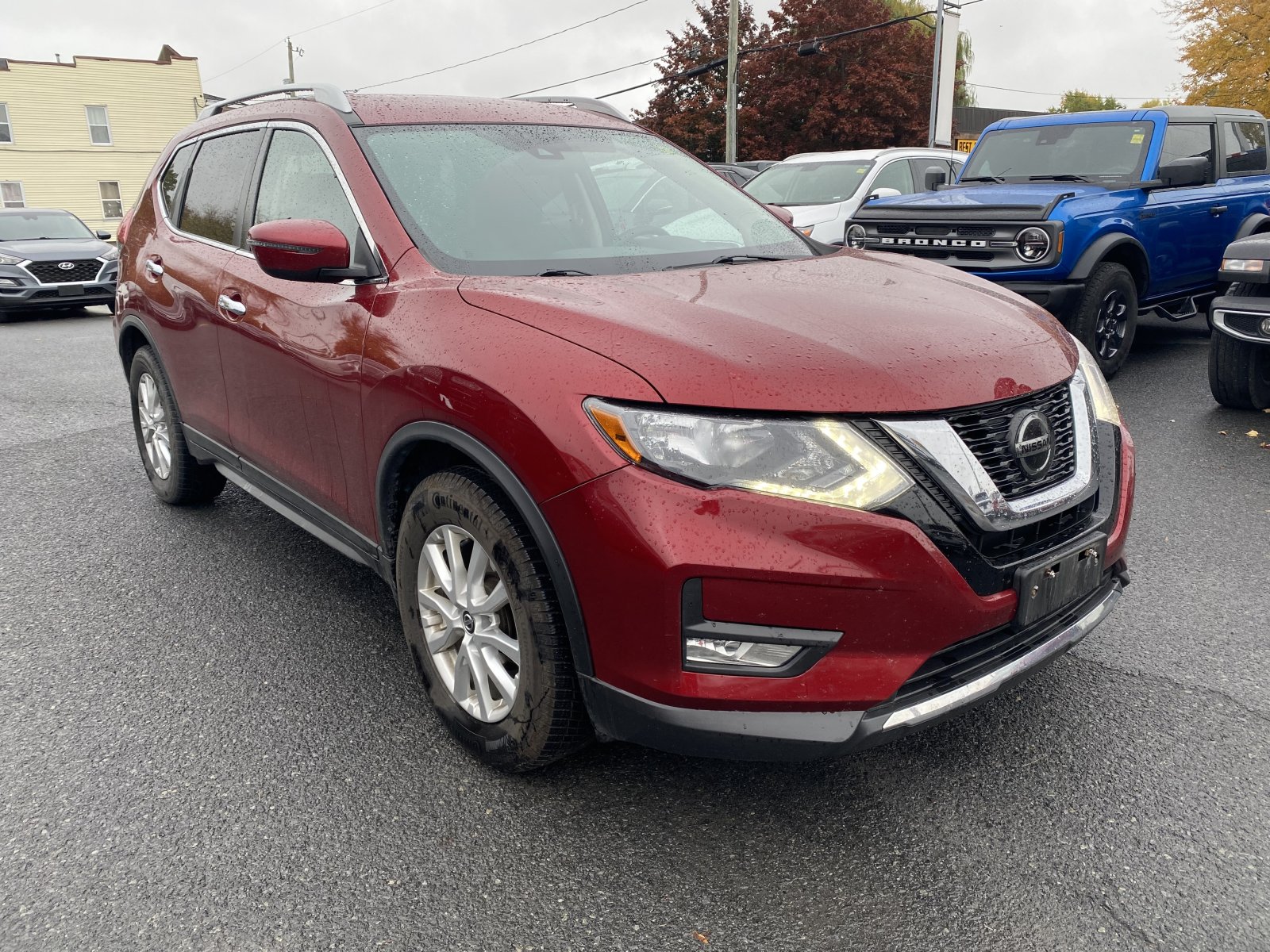 2019 Nissan Rogue (25627B) Main Image