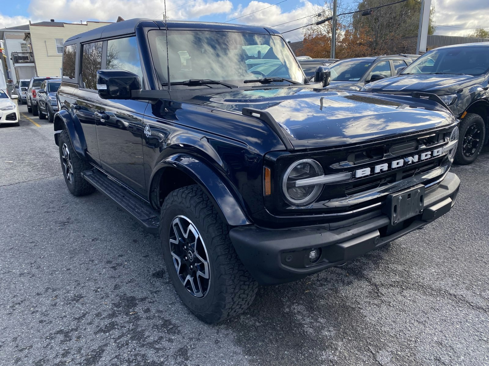 2021 Ford Bronco (25469B) Main Image