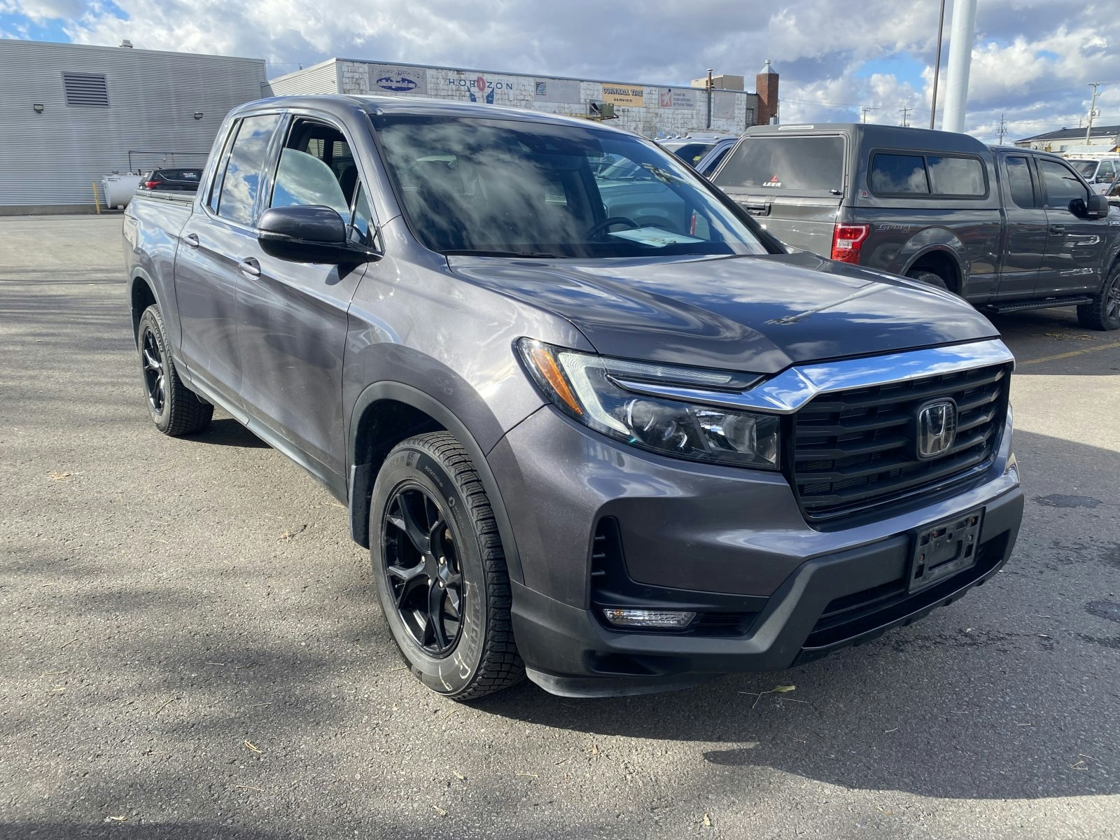 2023 Honda Ridgeline Touring (25667B) Main Image