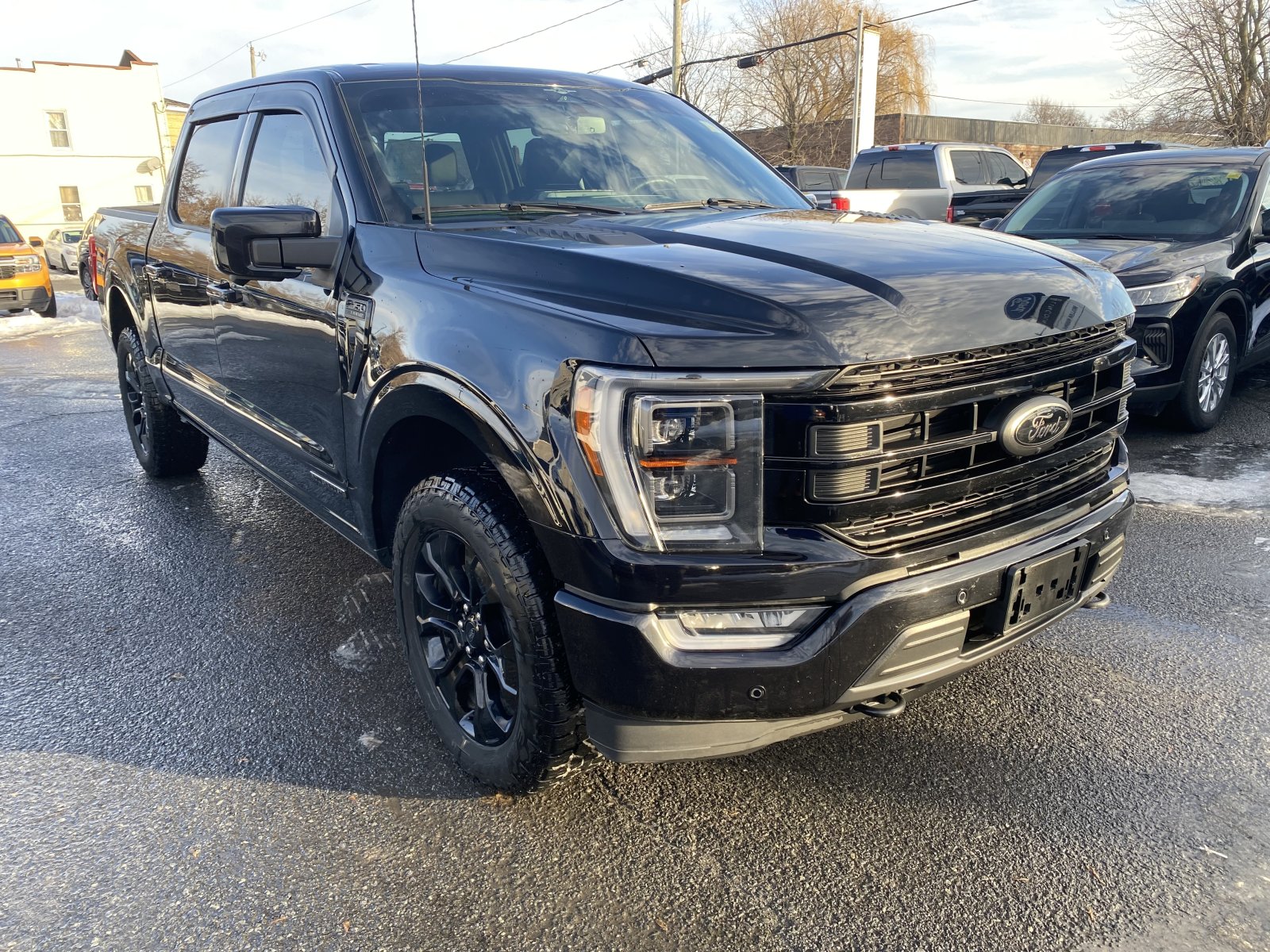2023 Ford F-150 XL 4WD SuperCrew 5.5' Box (25736A) Main Image