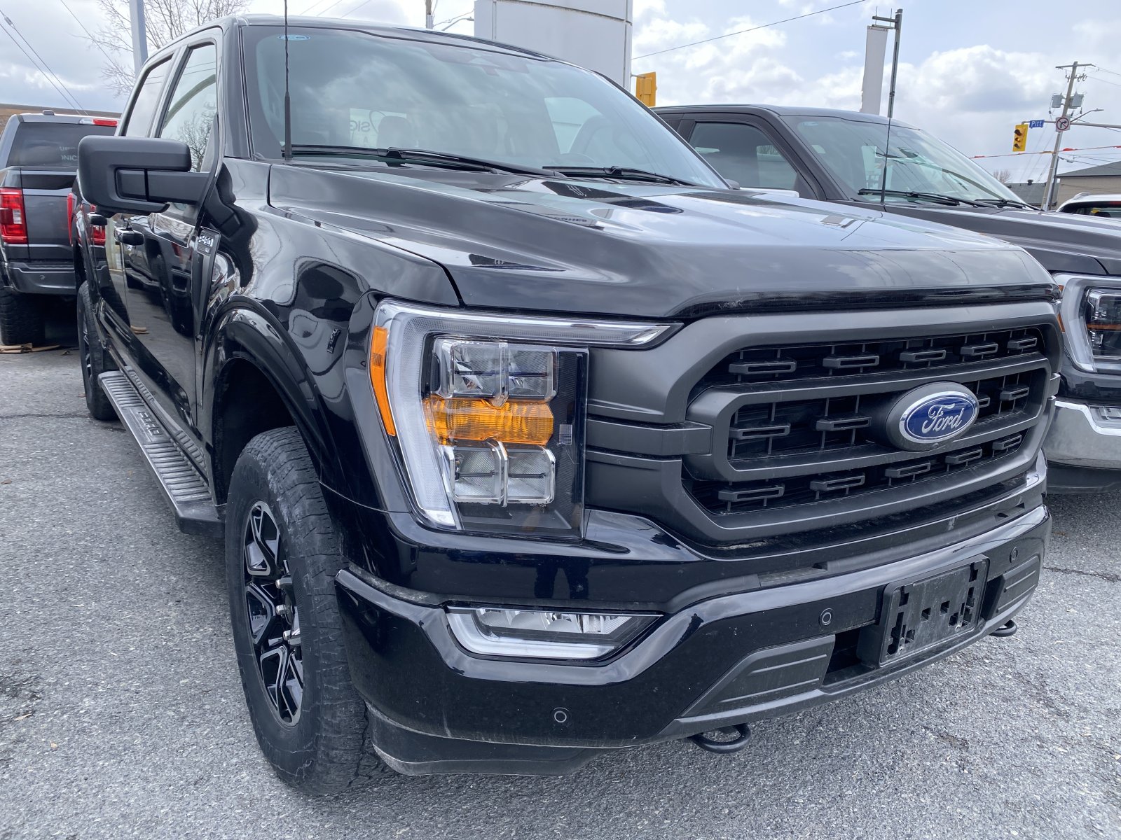 2023 Ford F-150 XLT (26159A) Main Image