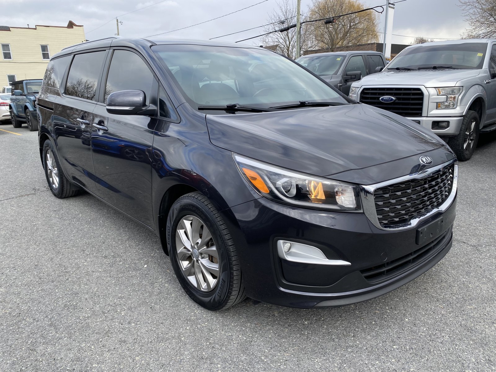 2019 Kia Sedona (25395A) Main Image