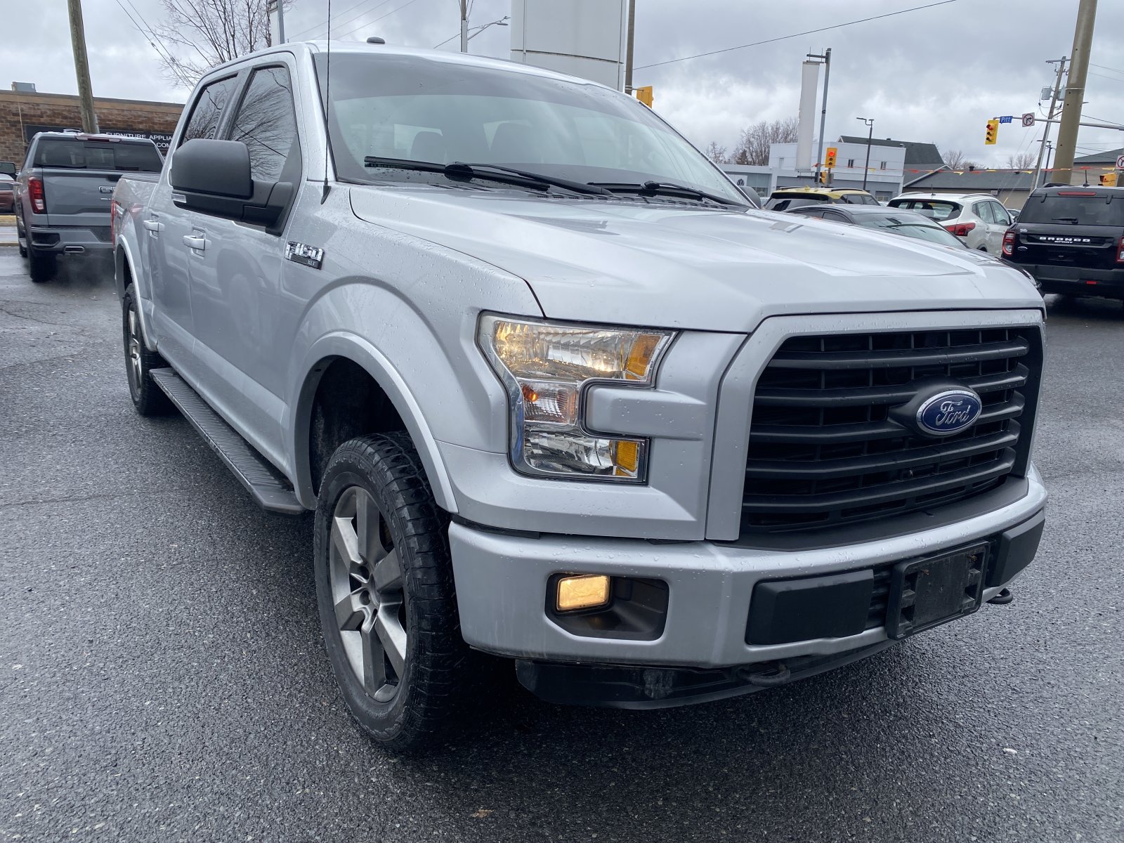 2016 Ford F-150 (25822A) Main Image