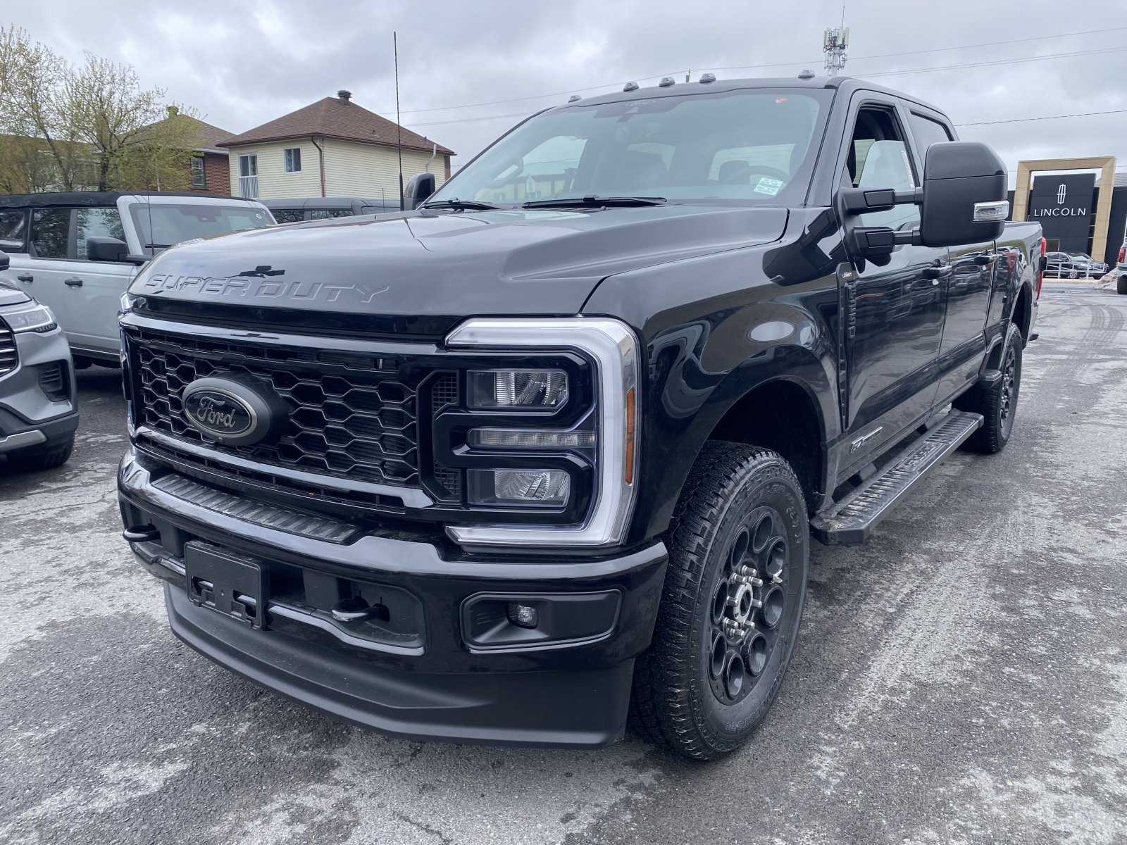 2026 Ford Super Duty F-250 SRW LARIAT (26342) Main Image