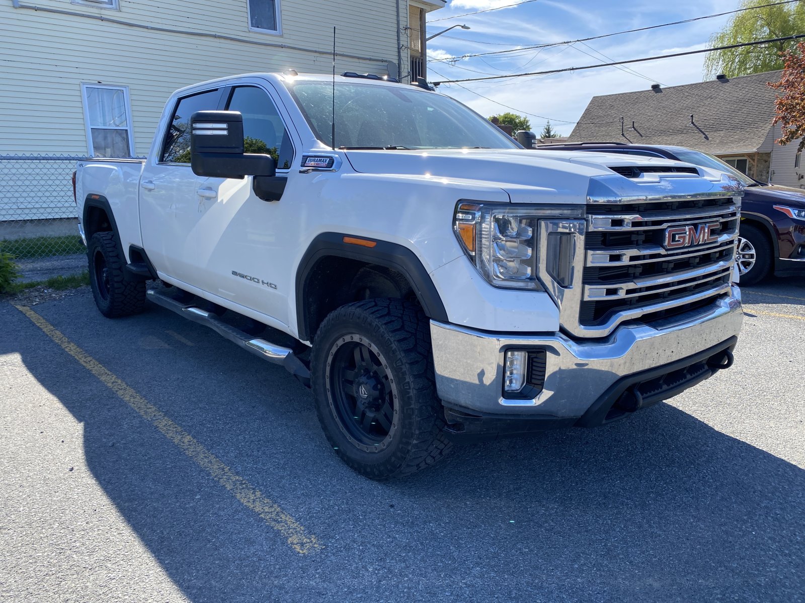 2021 GMC Sierra 2500HD SLE (25823B) Main Image