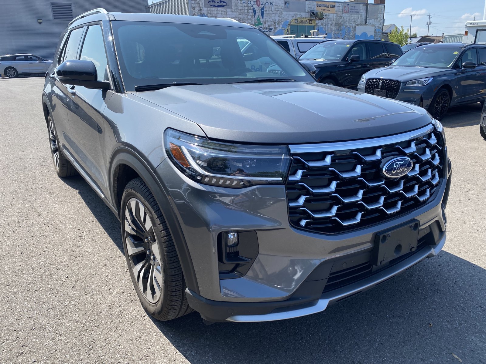 2025 Ford Explorer Platinum 4WD (26506A) Main Image