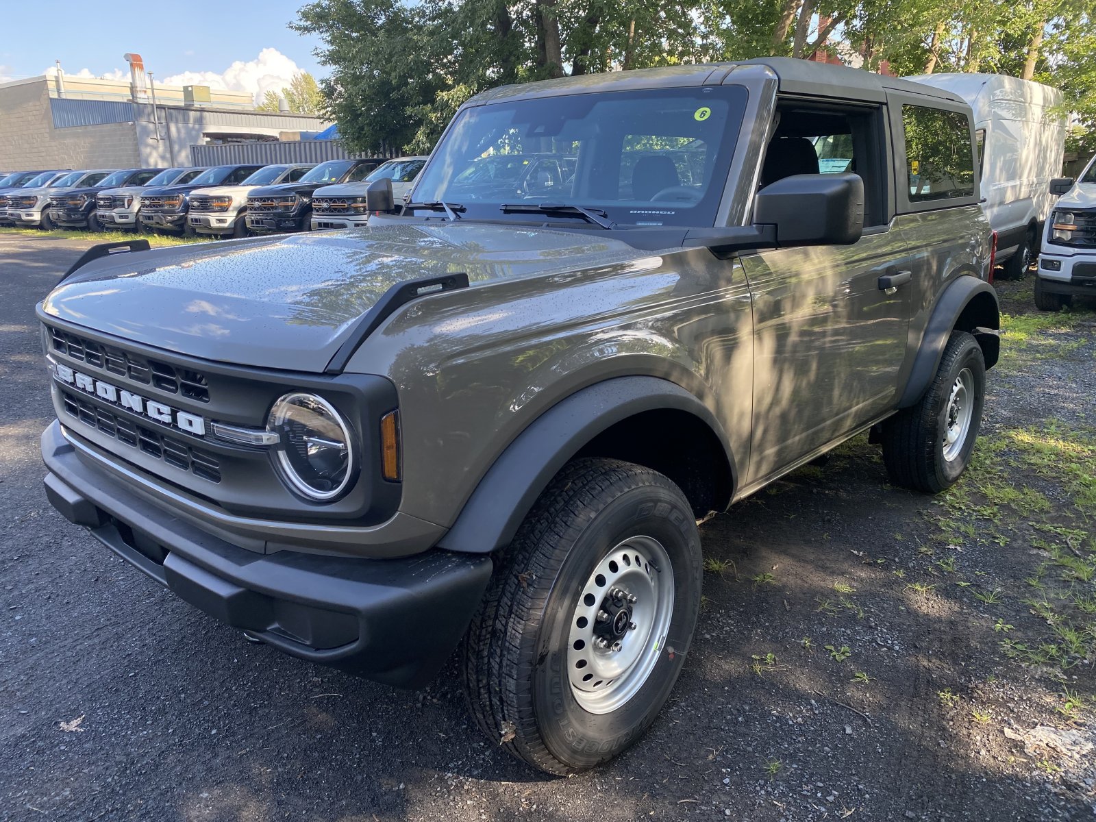 2026 Ford Bronco Base (26594) Main Image