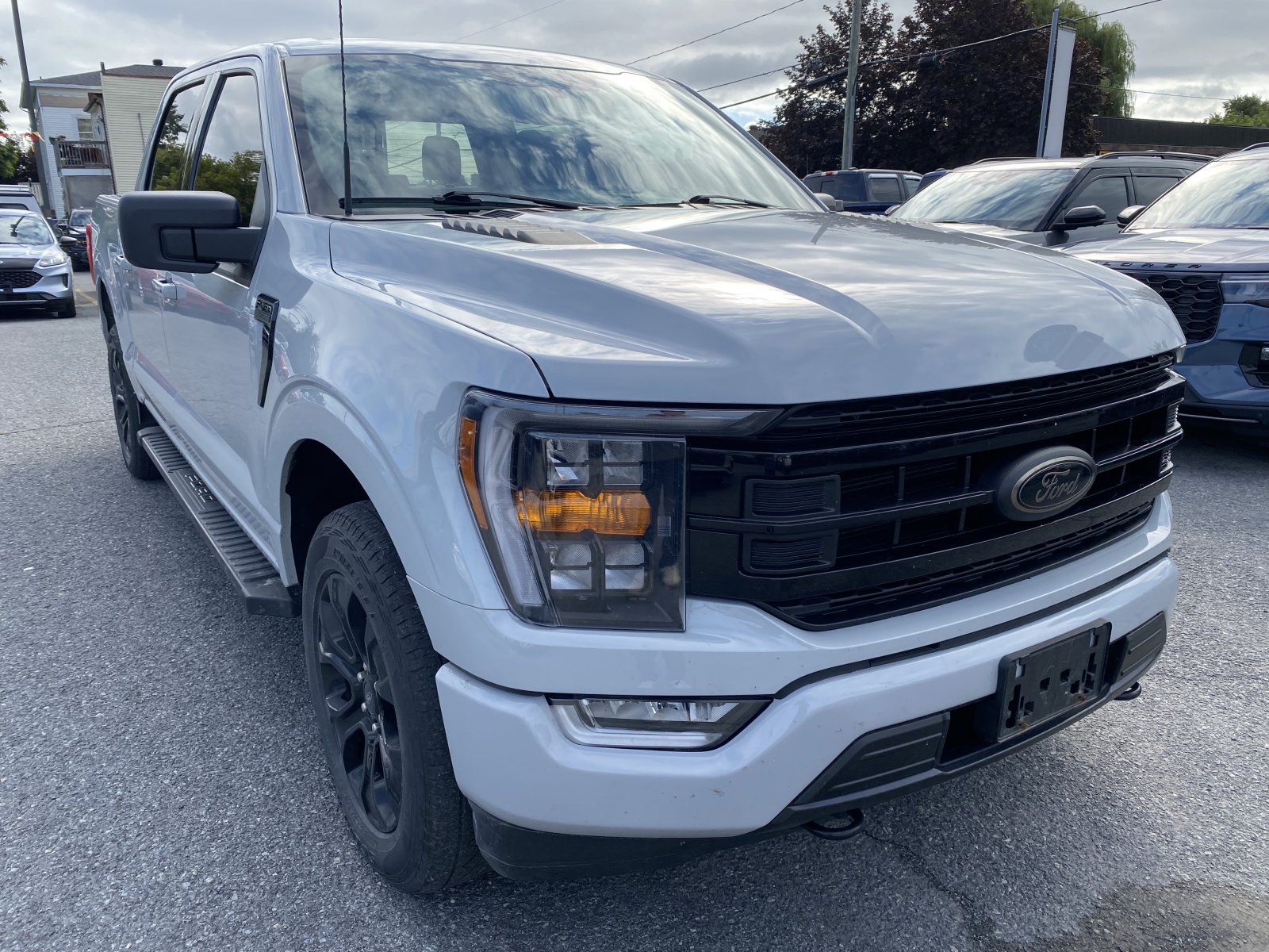 2023 Ford F-150 XL 4WD SuperCrew 5.5' Box (26593A) Main Image